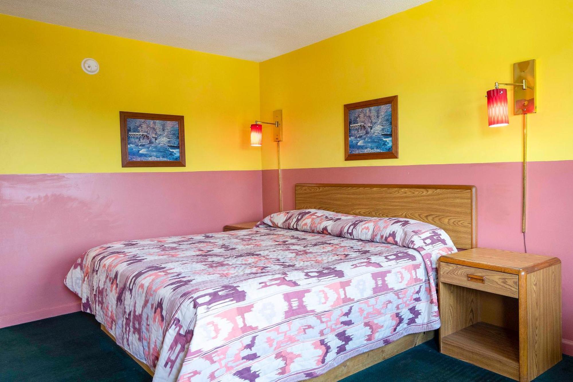Hotel Oyo Al, Floral Hwy Opp